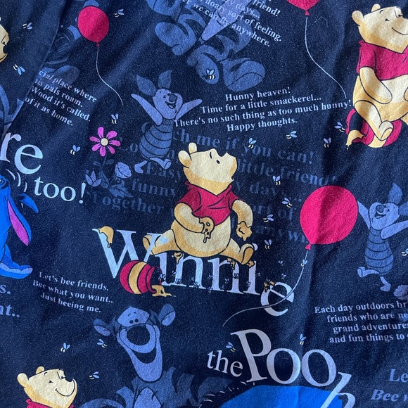 Winnie The Pooh scrub top - Picture 4 of 4